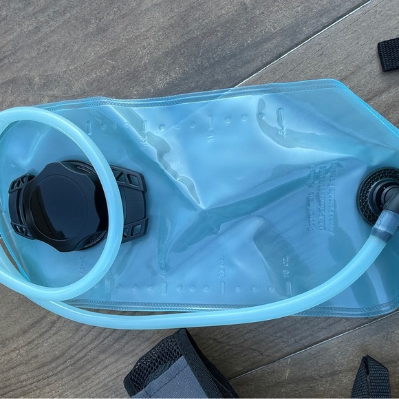 JANSPORT Helium Hydration Backpack Running, Cycling, Hiking with Bladder NWOT - Picture 6 of 9